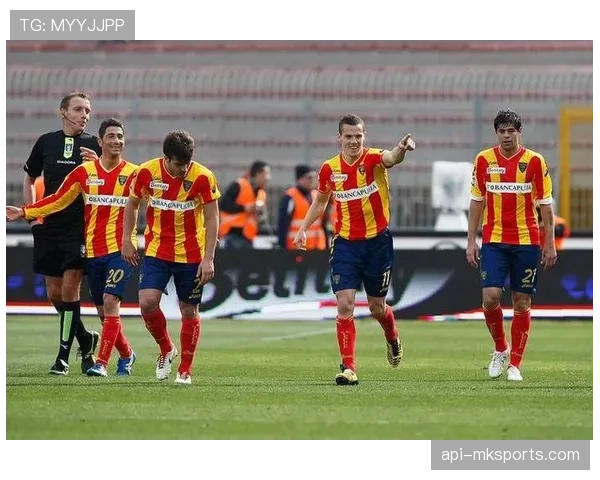 保级关键战:萨勒尼塔纳迎战莱切,输球一方将深陷降级区